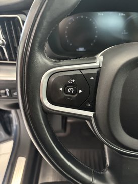 Used 2019 Volvo XC60 T8 Momentum w/ Premium Package image 14