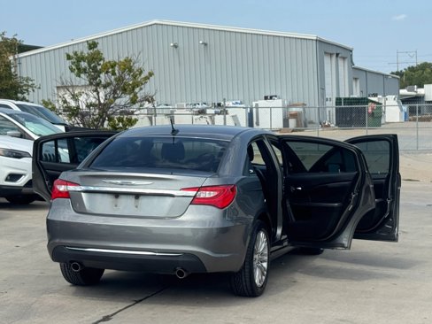 Used 2011 Chrysler 200 Limited image 23
