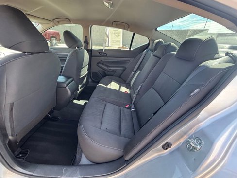 Used 2024 Nissan Altima 2.5 SV image 29