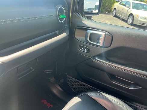 Used 2021 Jeep Wrangler Unlimited Sahara w/ Uconnect 4C Nav & Sound Group image 24