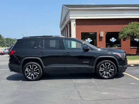 Used 2019 GMC Acadia SLT w/ Black Edition image 4