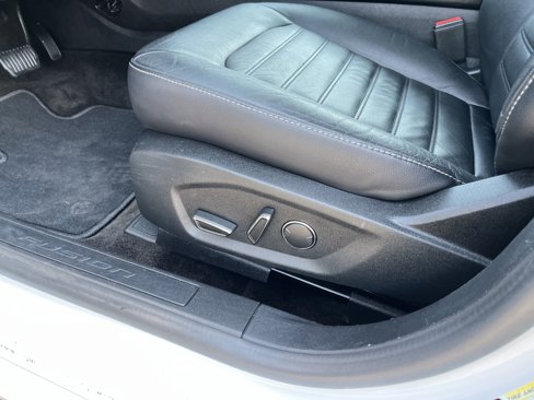 Used 2018 Ford Fusion SE w/ Fusion SE Technology Package image 12