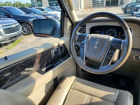 Used 2015 Lincoln Navigator L 4WD image 7