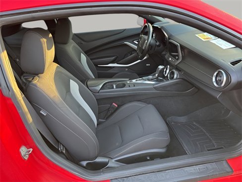 Used 2020 Chevrolet Camaro LT w/ Technology Package image 19