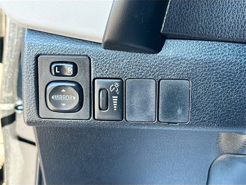 Used 2017 Toyota Corolla SE image 7