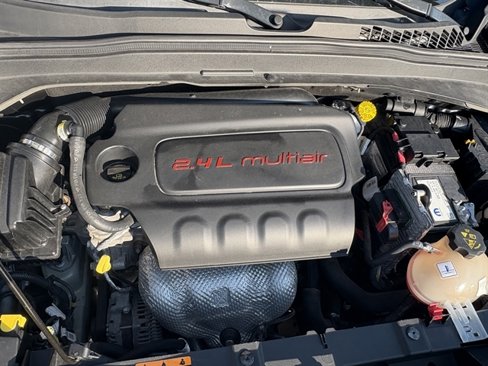 Used 2016 Jeep Renegade Trailhawk w/ Premium Trailhawk Package image 19