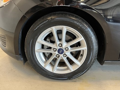 Used 2018 Ford Focus SE image 9