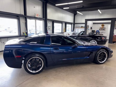 Used 2000 Chevrolet Corvette Coupe w/ Roof Pkg image 13