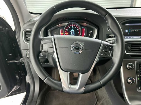 Used 2015 Volvo V60 T5 Premier image 11