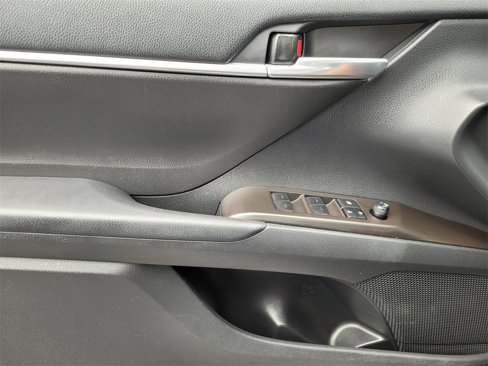 Used 2023 Toyota Camry SE image 31