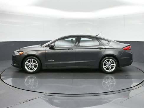 Used 2018 Ford Fusion S image 4