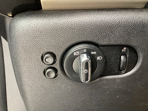 Used 2019 MINI Cooper 2-Door Hardtop image 15