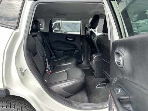 Used 2021 Jeep Compass Trailhawk image 12