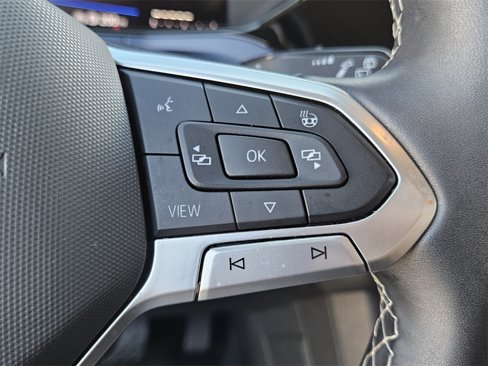 Certified 2024 Volkswagen Taos SE image 37