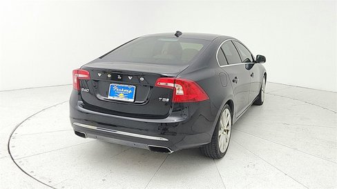 Used 2018 Volvo S60 T5 Inscription w/ Technology Package image 6