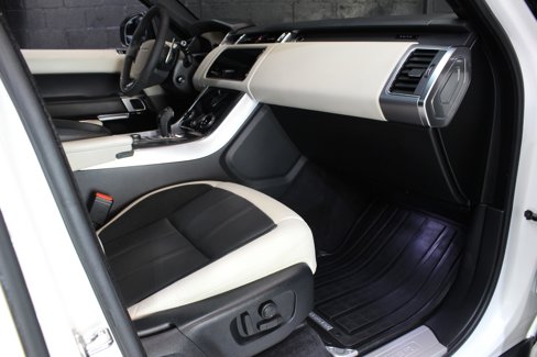 Used 2020 Land Rover Range Rover Sport HST image 40