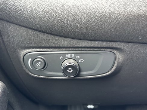 Used 2021 Chevrolet Equinox LT image 30