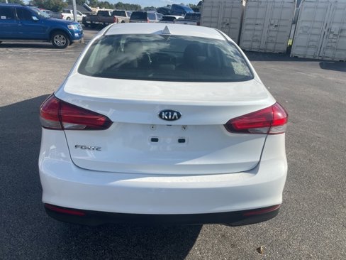 Used 2018 Kia Forte LX w/ LX Popular Package image 4