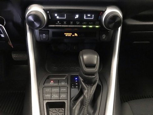 Certified 2021 Toyota RAV4 LE image 17