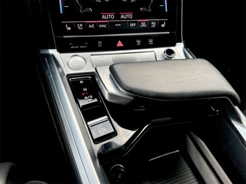 Used 2019 Audi e-tron Prestige w/ Prestige Package image 14