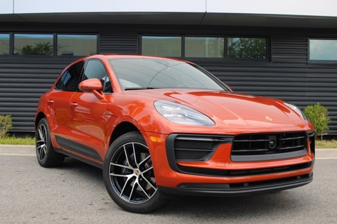 Certified 2024 Porsche Macan image 9