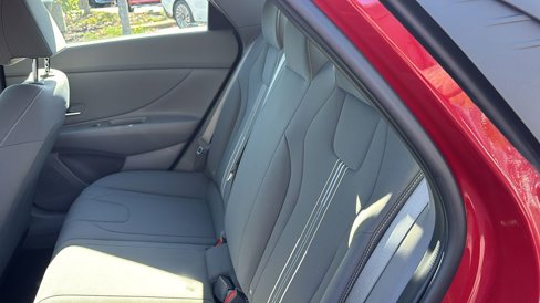 Used 2023 Hyundai Elantra SEL w/ Convenience Package image 30