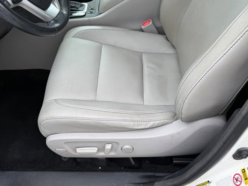 Used 2018 Toyota Highlander XLE image 17