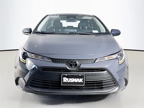 Used 2025 Toyota Corolla LE image 2