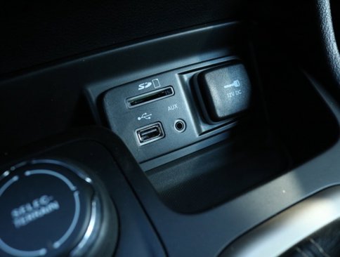 Used 2017 Jeep Cherokee Limited image 28