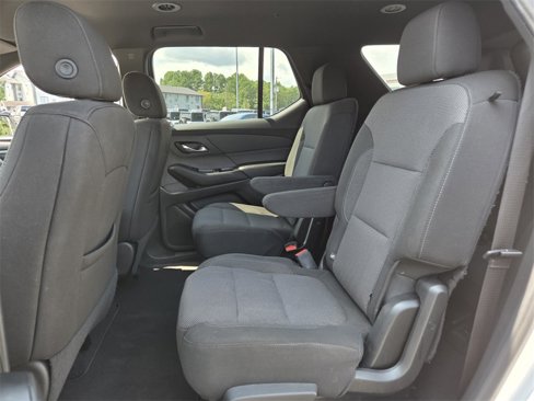 Used 2023 Chevrolet Traverse LT image 13