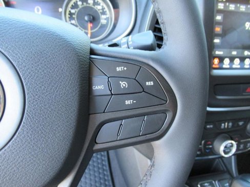 Used 2022 Jeep Cherokee Trailhawk w/ Premium Leather Package image 20