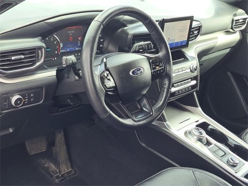 Used 2020 Ford Explorer XLT w/ Equipment Group 202A image 10