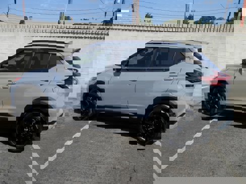 Used 2023 Nissan Kicks SR w/ SR Premium Package image 7