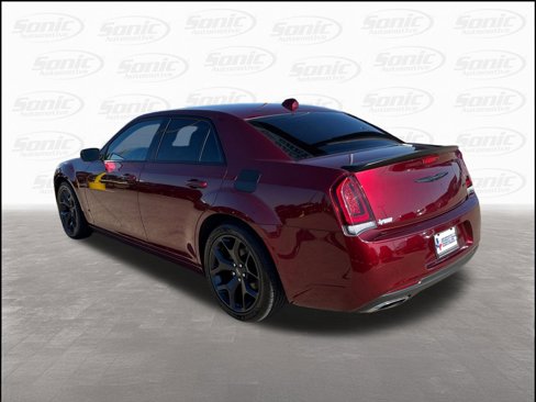 Certified 2022 Chrysler 300 Touring w/ Sport Appearance Package image 3