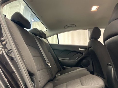Used 2018 Kia Forte LX image 12
