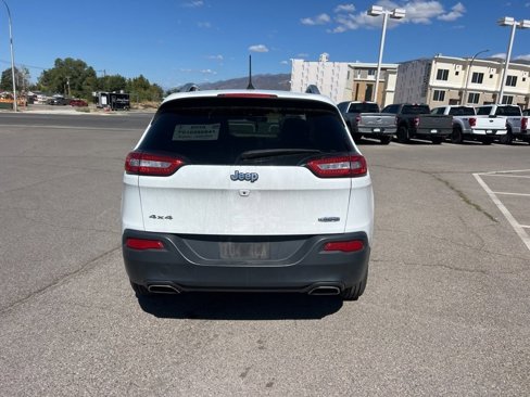Used 2018 Jeep Cherokee Latitude Plus w/ Cold Weather Group image 9