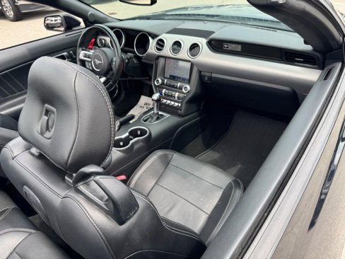 Used 2020 Ford Mustang Premium image 10