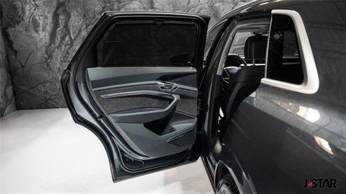 Used 2019 Audi e-tron Prestige w/ Prestige Package image 11