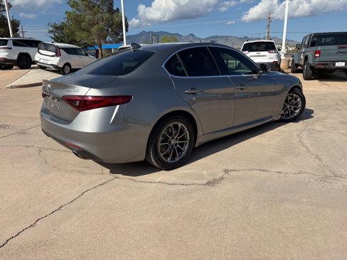 Used 2018 Alfa Romeo Giulia image 5