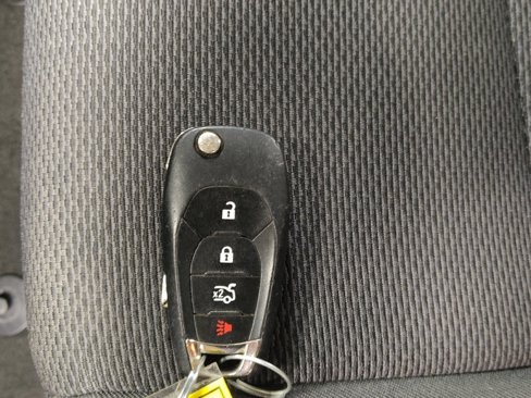 Used 2017 Chevrolet Cruze LS image 32