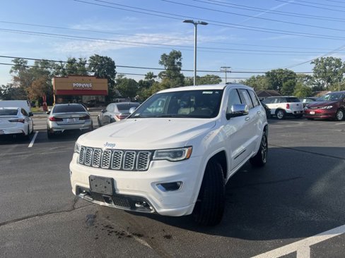 Used 2018 Jeep Grand Cherokee Overland image 3