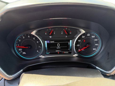 Used 2018 Chevrolet Equinox Premier image 11