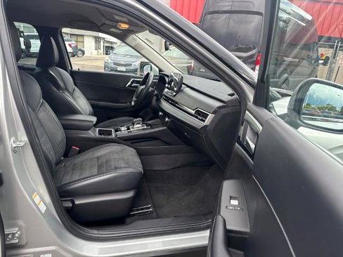 Used 2023 Mitsubishi Outlander SE image 28