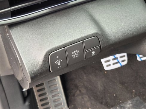 New 2025 Hyundai Elantra SEL image 18