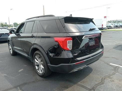 Used 2020 Ford Explorer XLT w/ Equipment Group 202A image 5