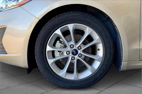 Used 2019 Ford Fusion SE image 10