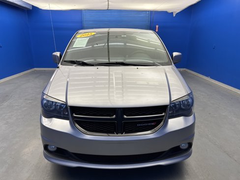 Used 2015 Dodge Grand Caravan SXT image 3