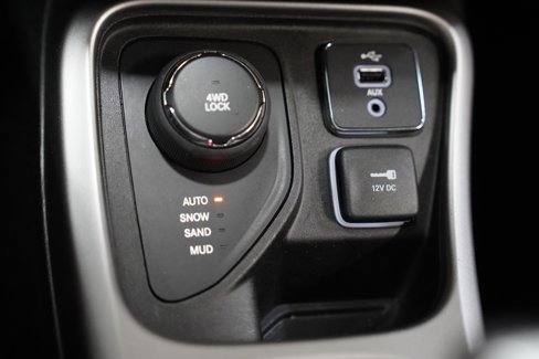 Used 2017 Jeep Compass Latitude w/ Popular Equipment Group image 26