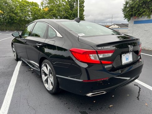 Used 2018 Honda Accord Touring image 3