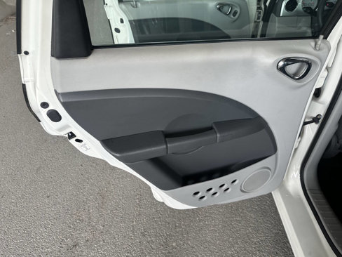 Used 2008 Chrysler PT Cruiser image 22